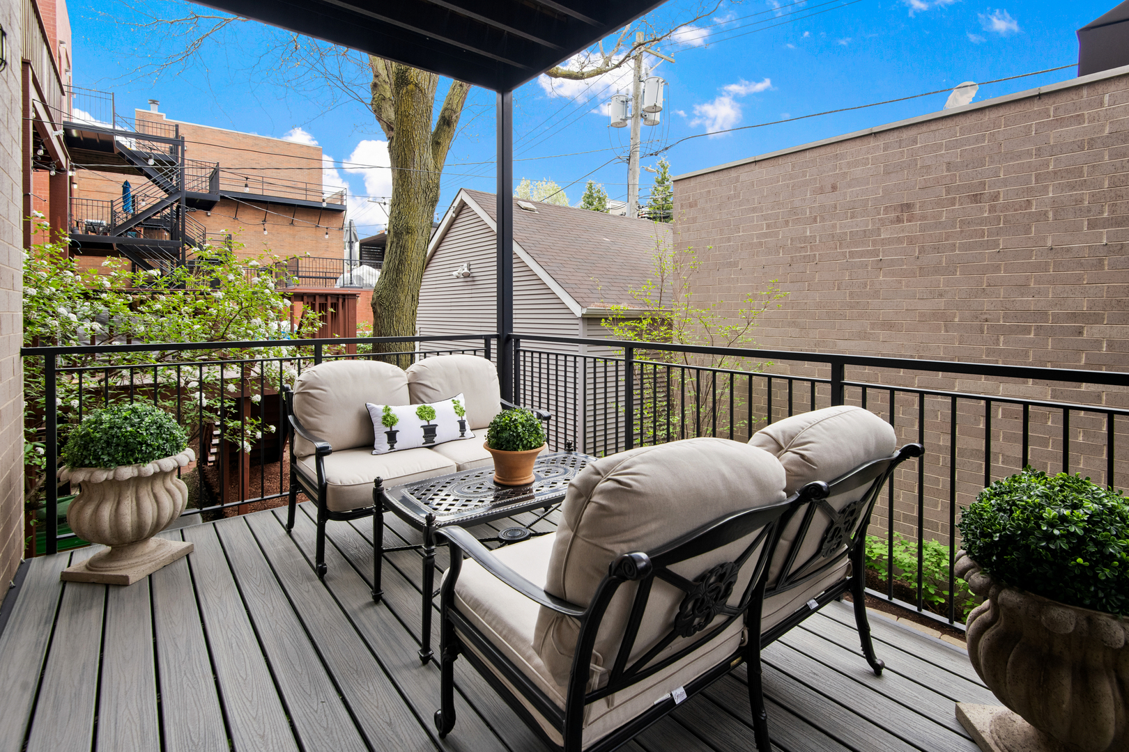 2040 N Racine Avenue Unit: 1