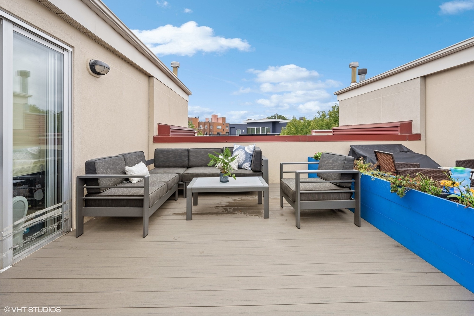 1805 N Leavitt Street