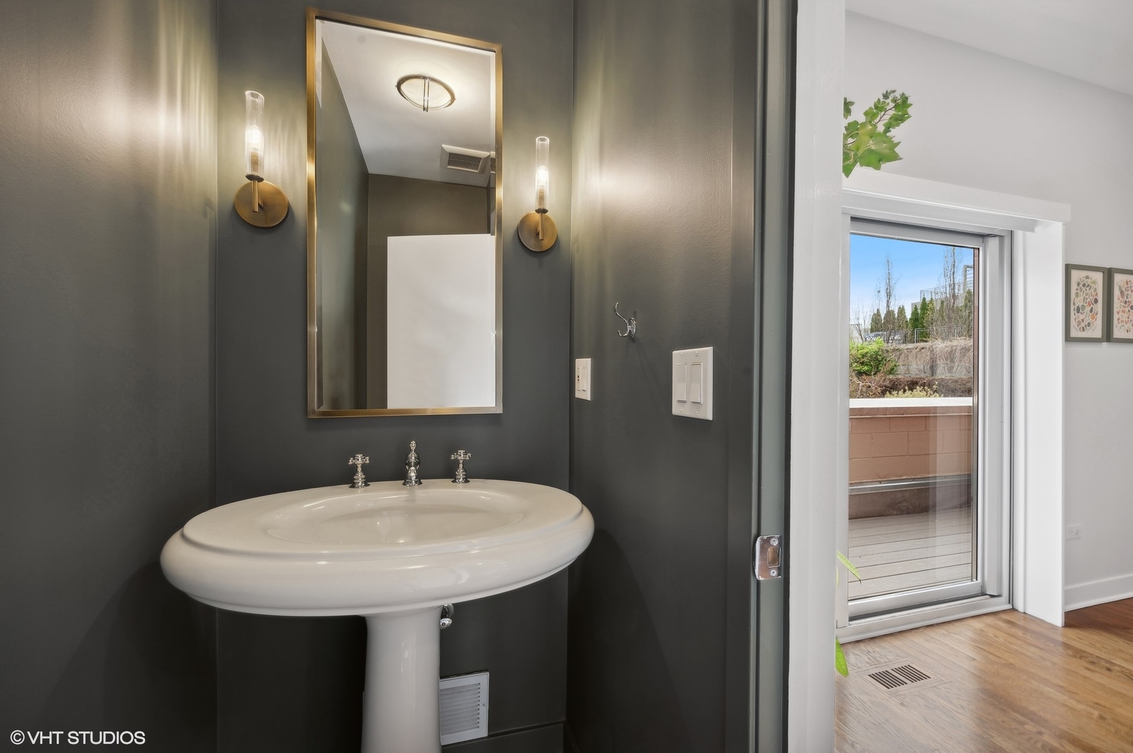 1805 N Leavitt Street