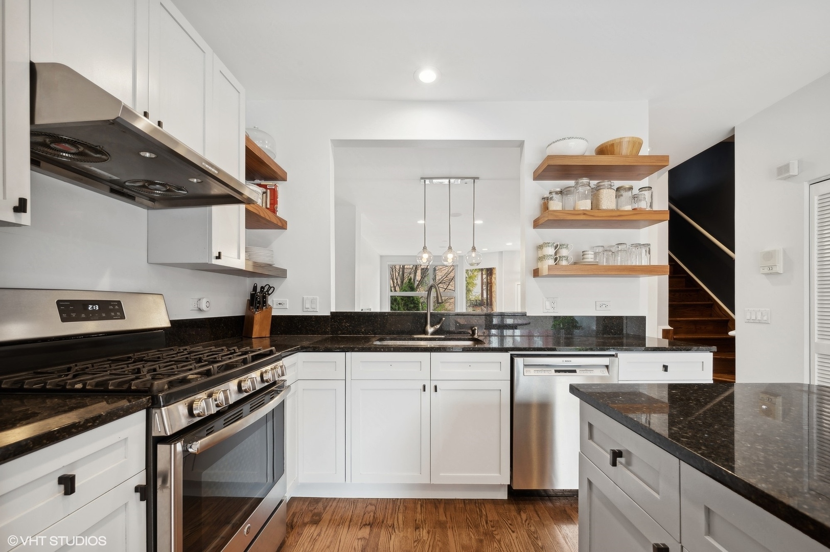 1805 N Leavitt Street