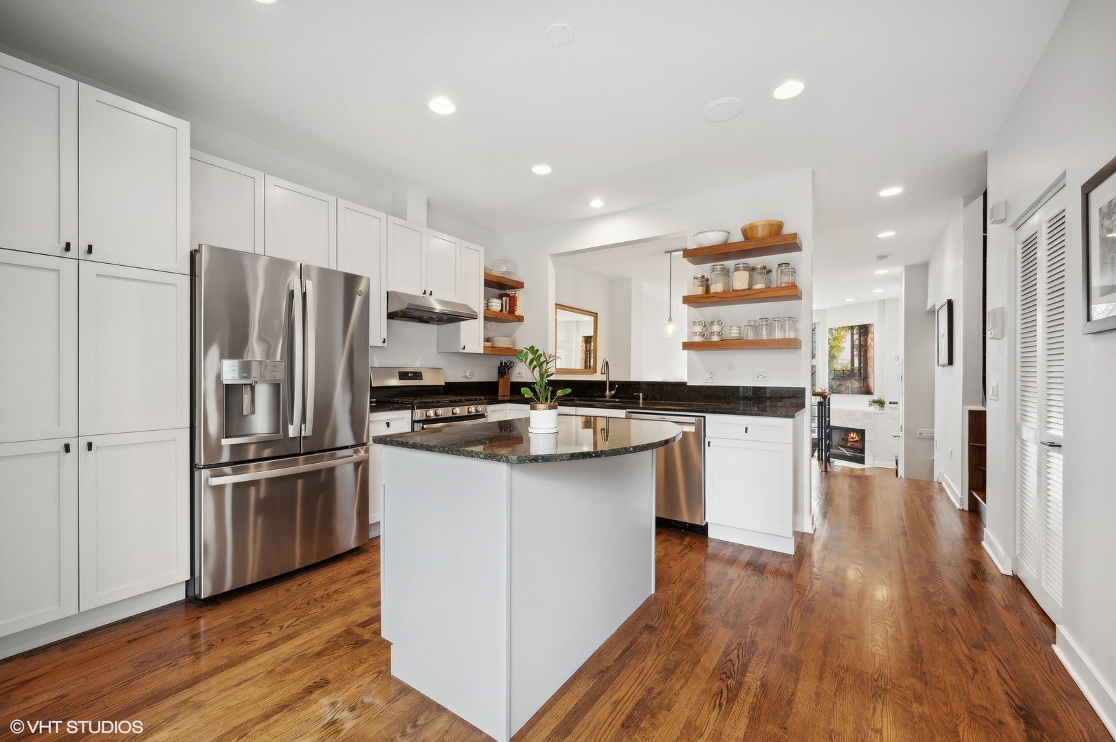 1805 N Leavitt Street