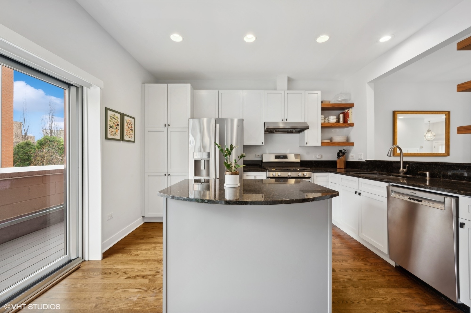 1805 N Leavitt Street