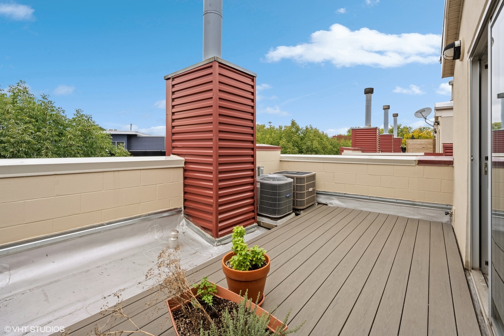 1805 N Leavitt Street