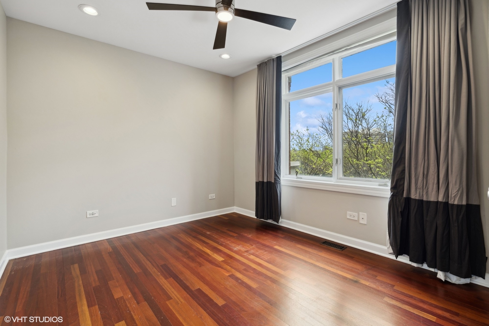 1341 S Indiana Avenue Unit: A