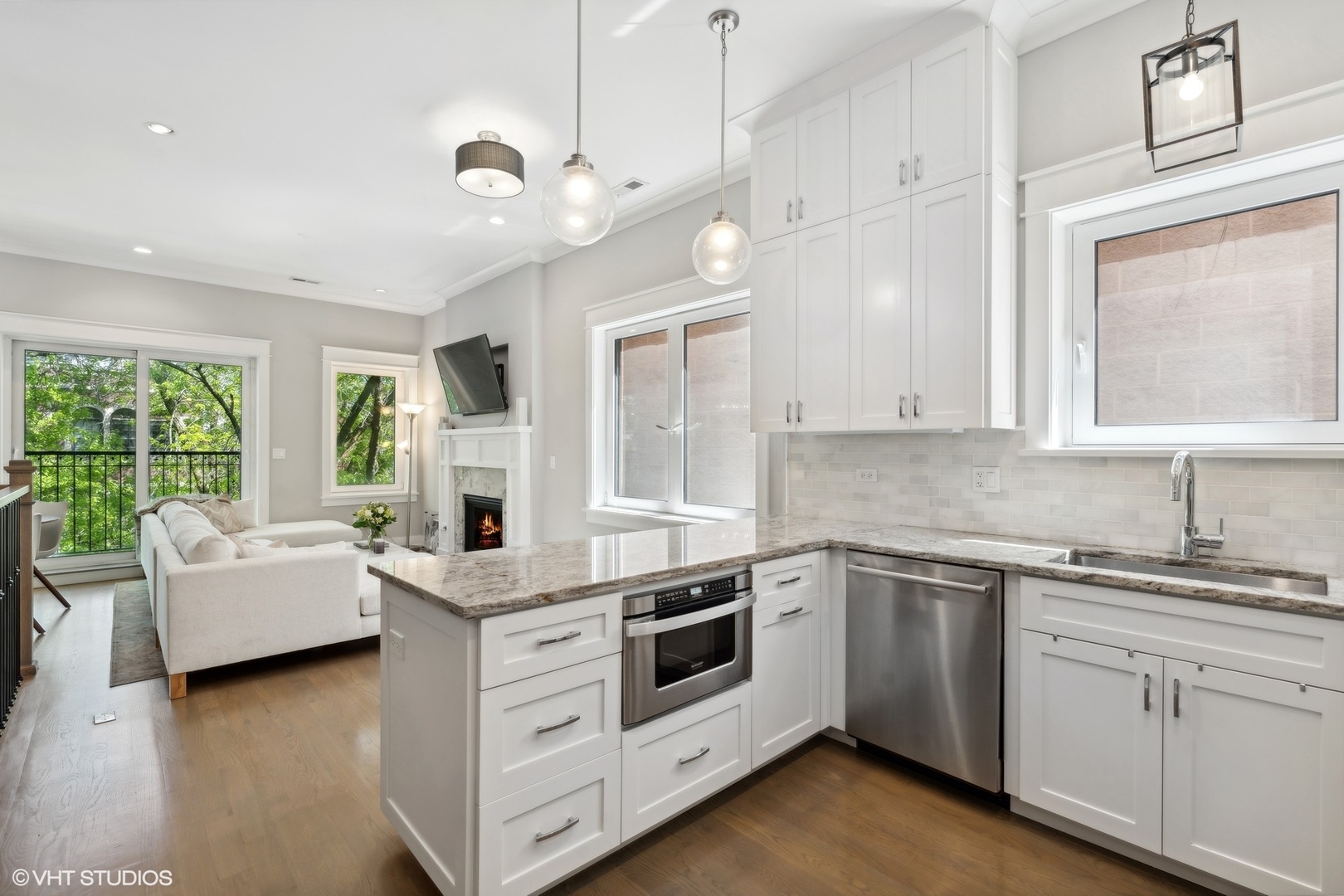 1522 N Hudson Avenue Unit: 4