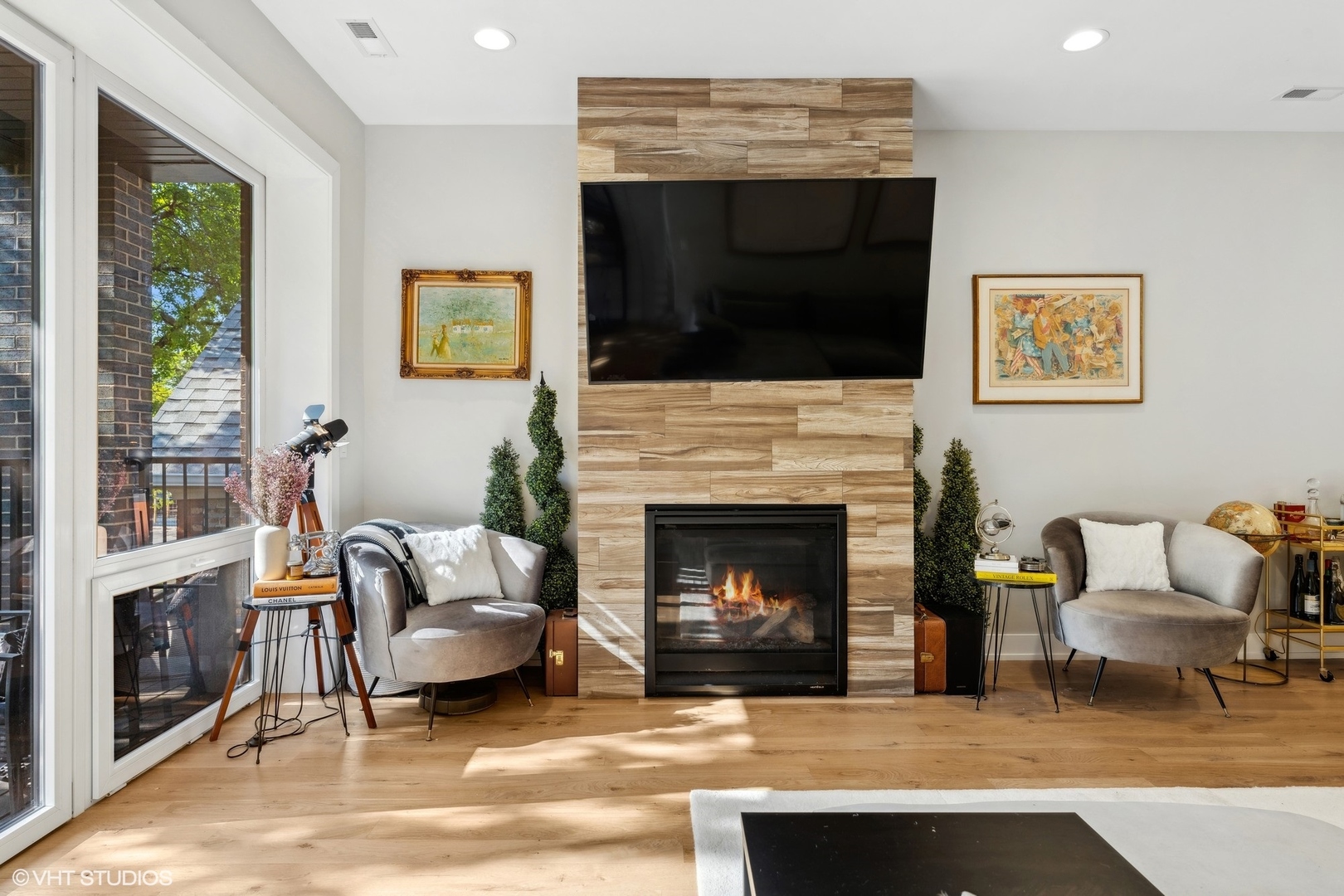 1415 N ROCKWELL Street Unit: 2