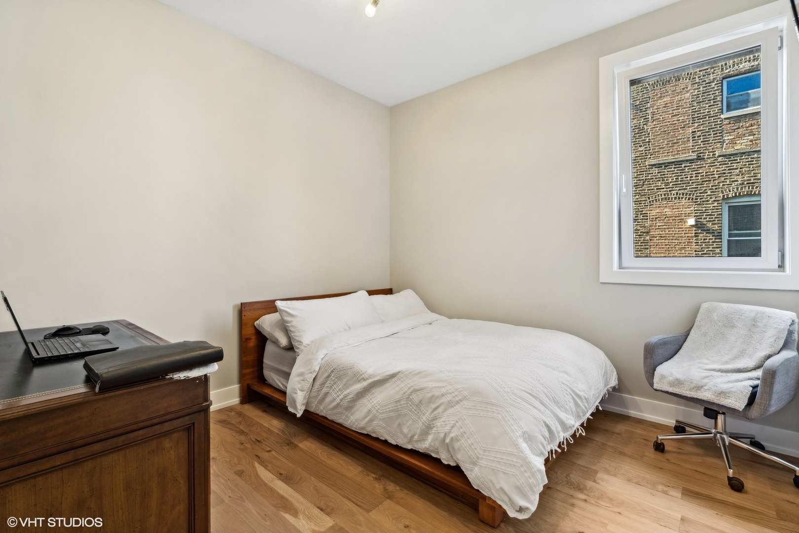 1415 N ROCKWELL Street Unit: 2