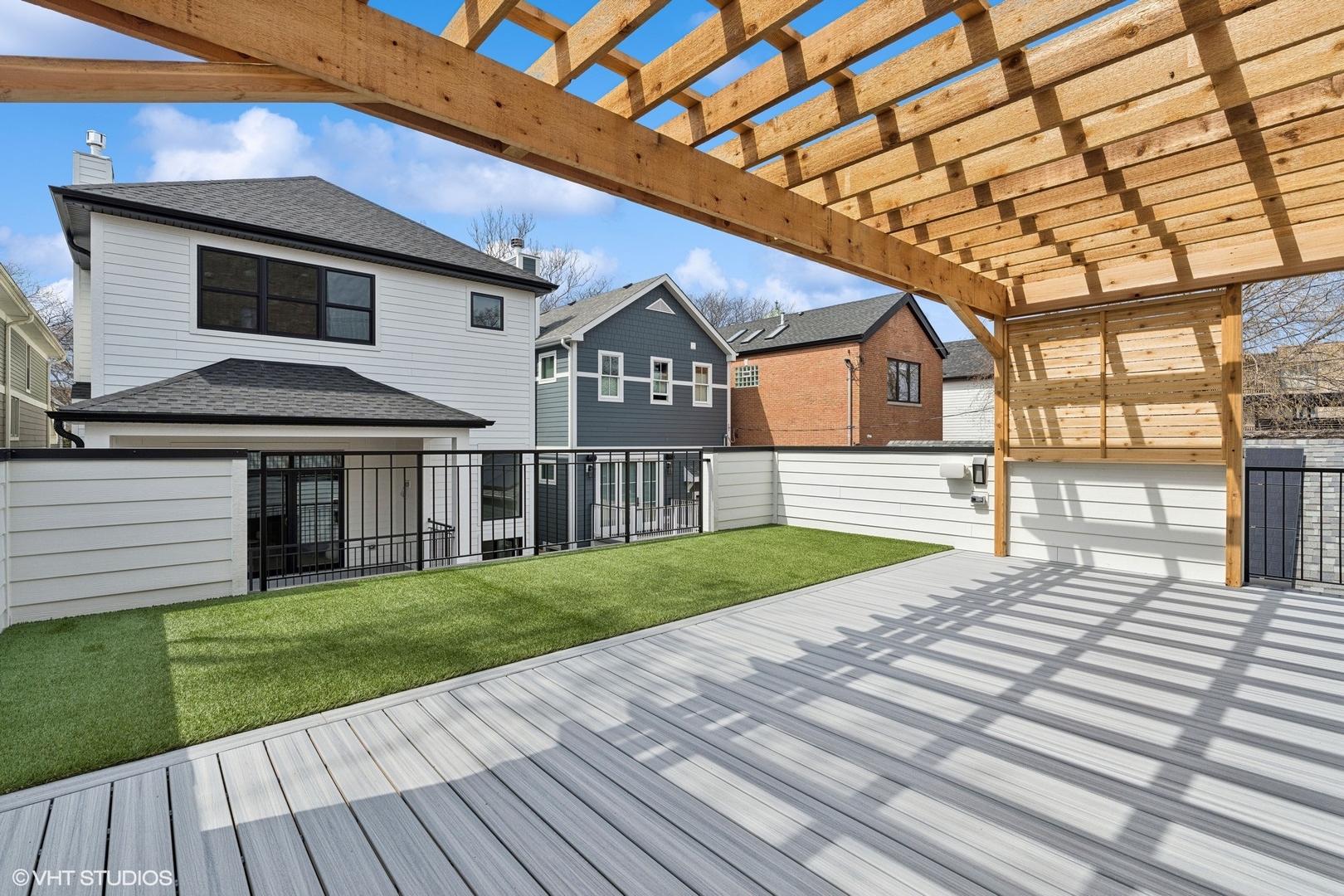 3529 N Paulina Street