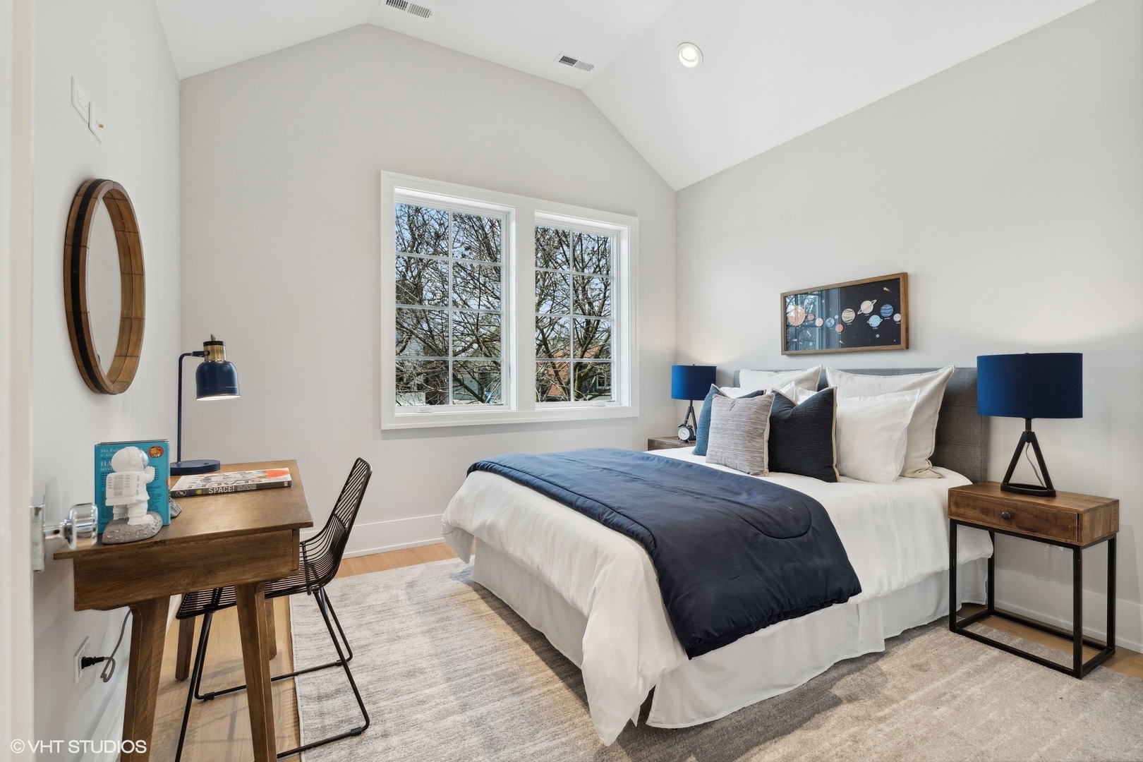 3529 N Paulina Street