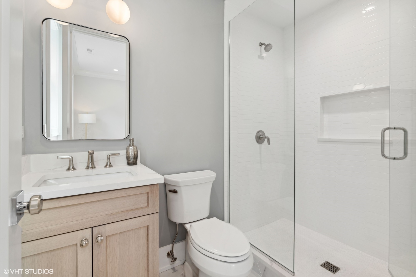 3529 N Paulina Street