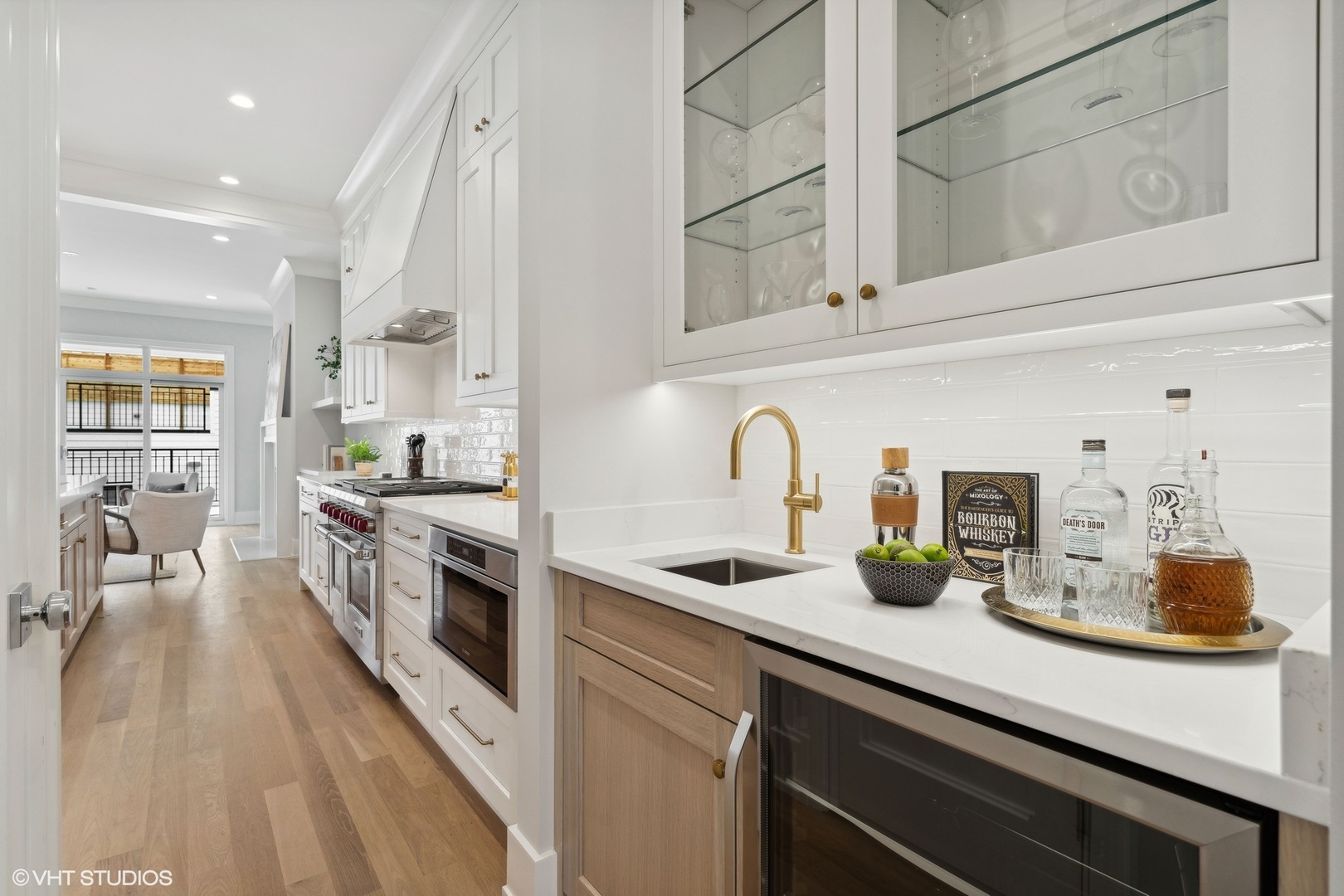 3529 N Paulina Street