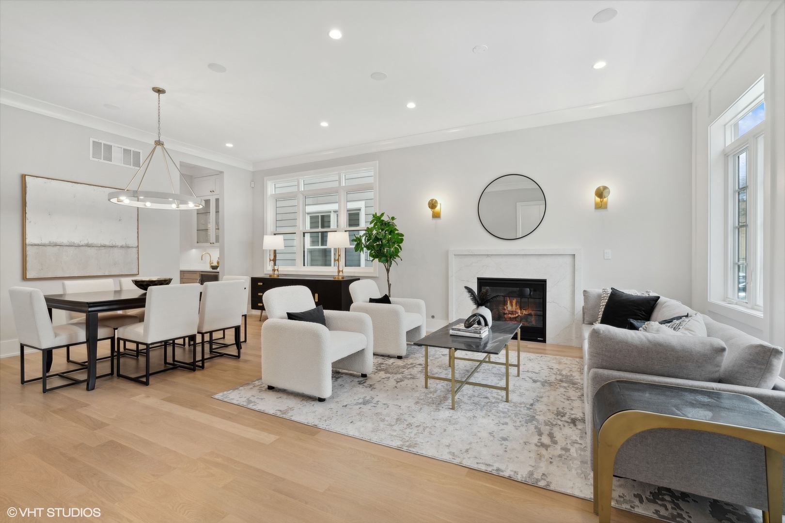 3529 N Paulina Street