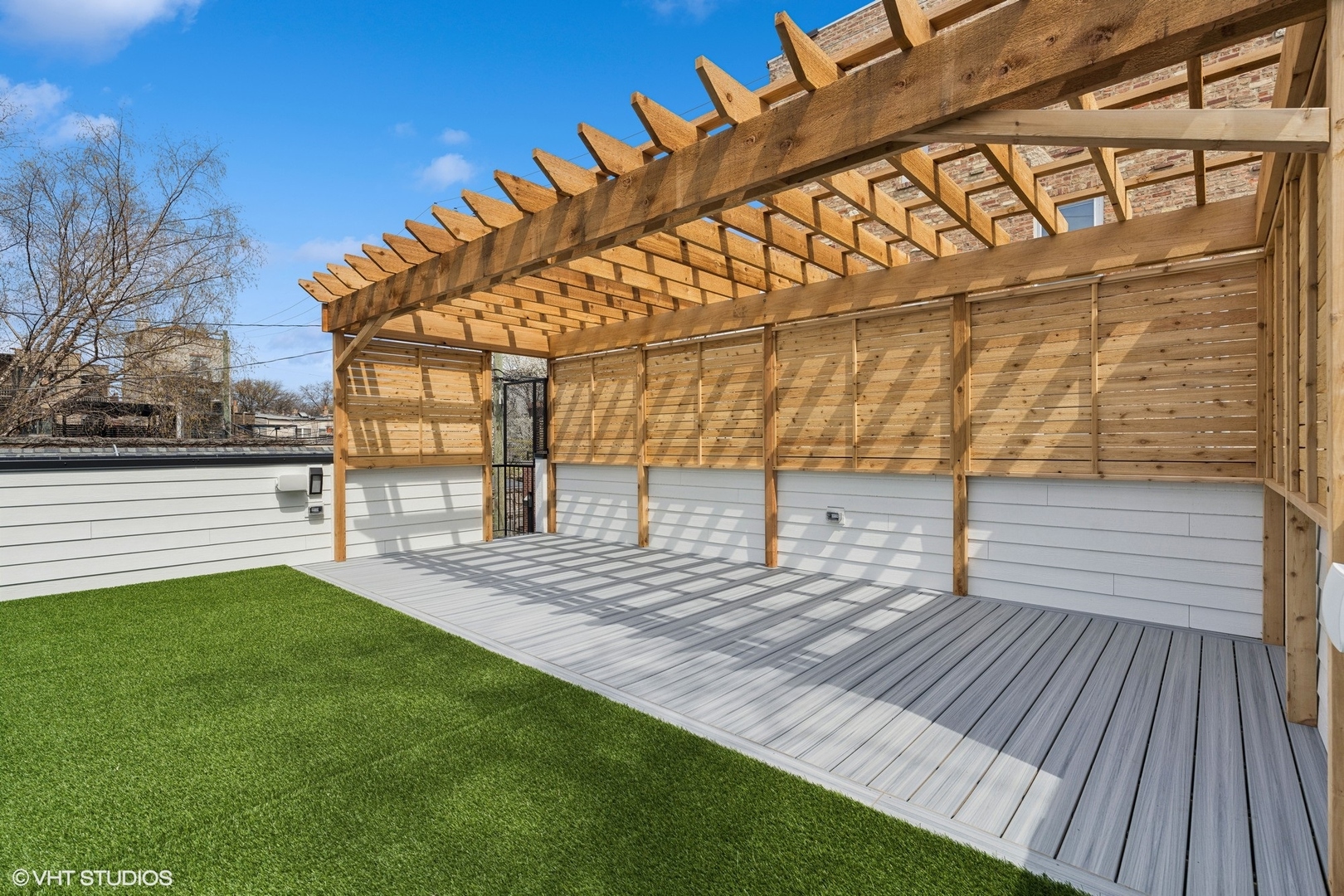 3529 N Paulina Street