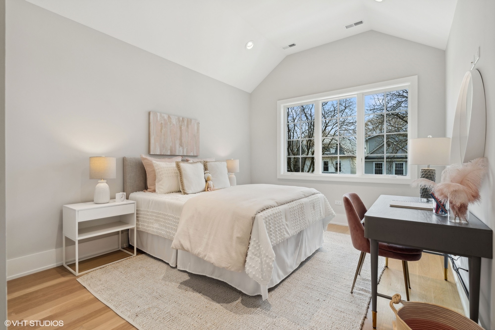 3529 N Paulina Street