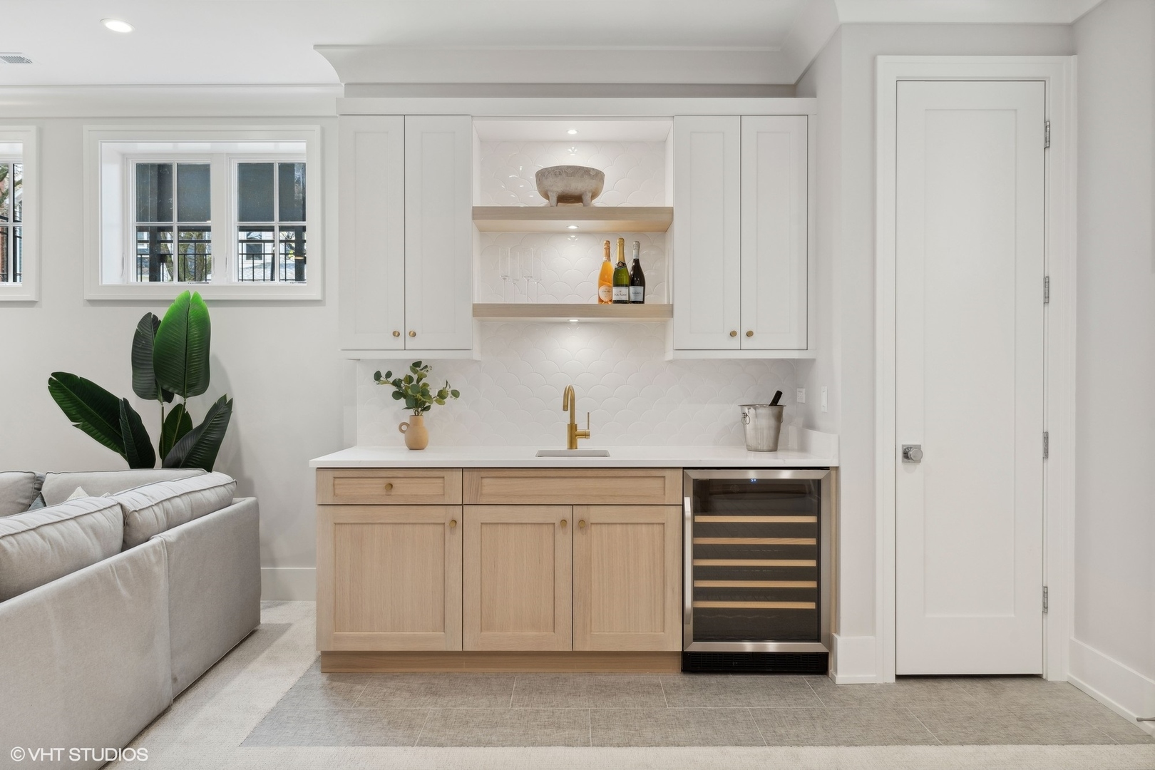 3529 N Paulina Street