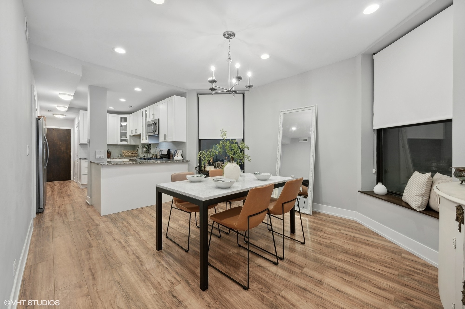 1216 N Astor Street Unit: 2B