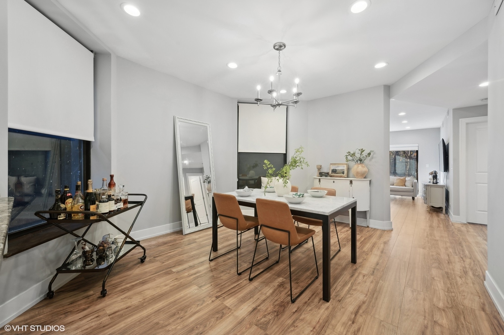 1216 N Astor Street Unit: 2B
