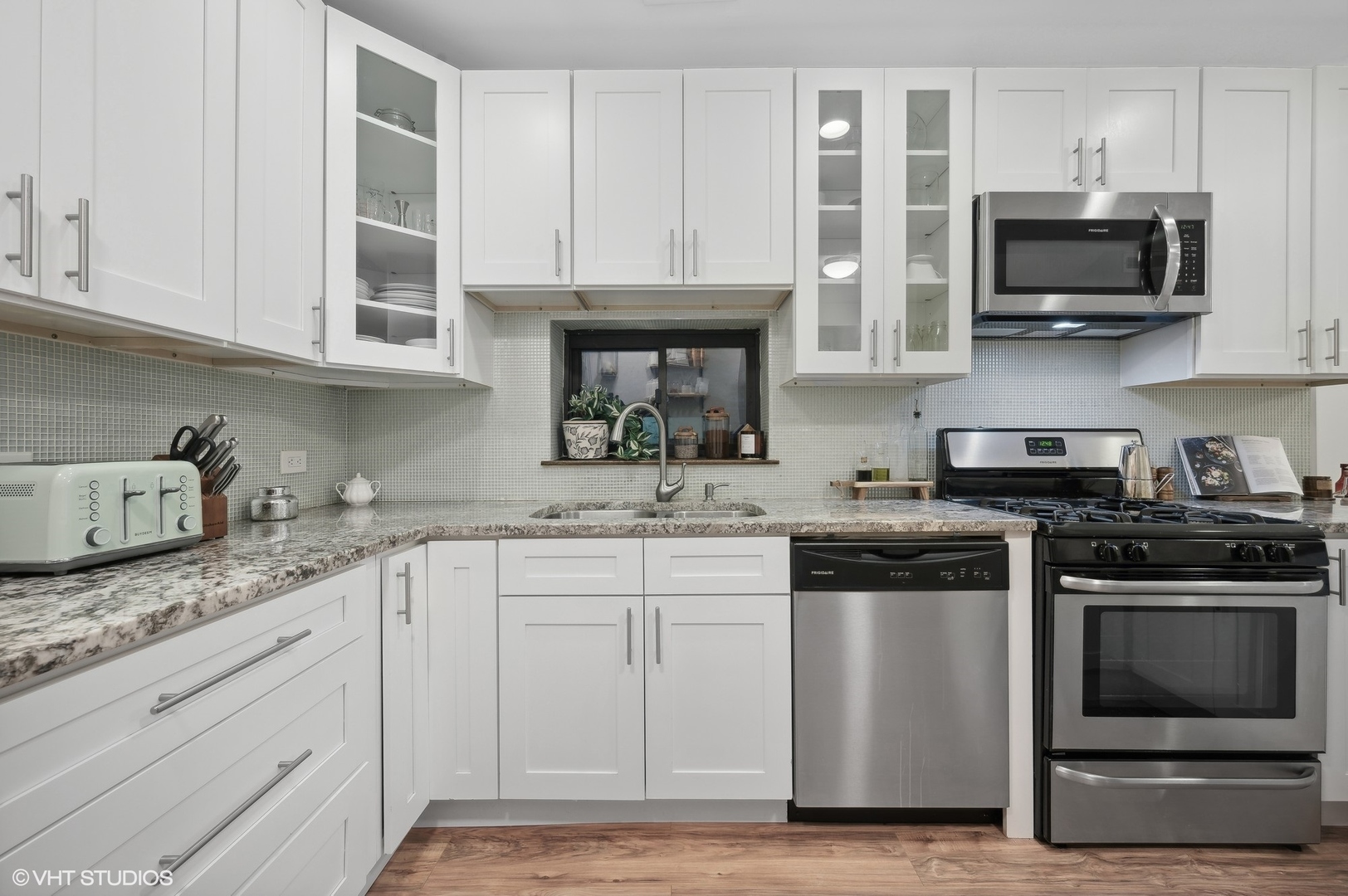 1216 N Astor Street Unit: 2B