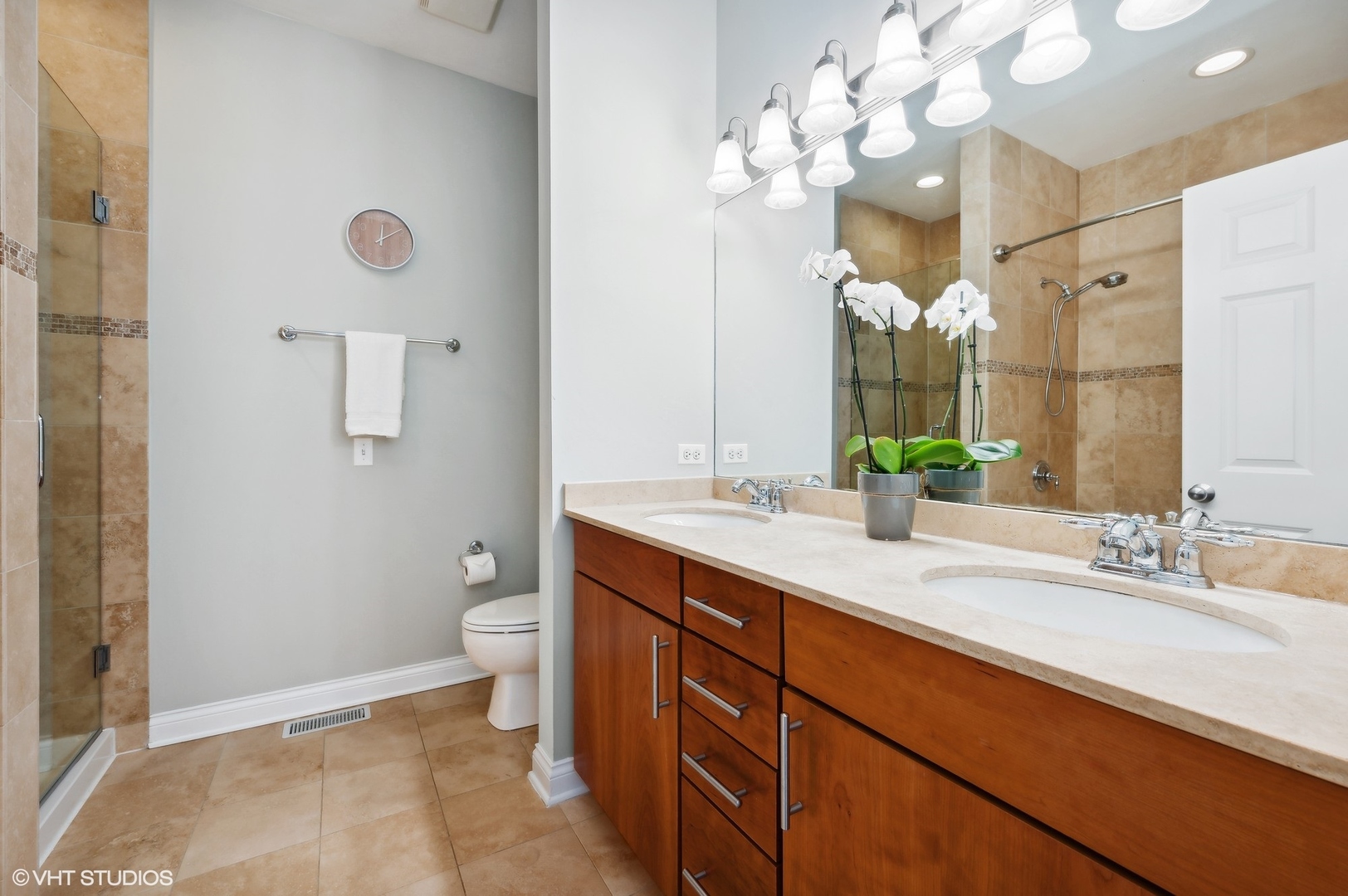 3711 N Milwaukee Avenue Unit: 5