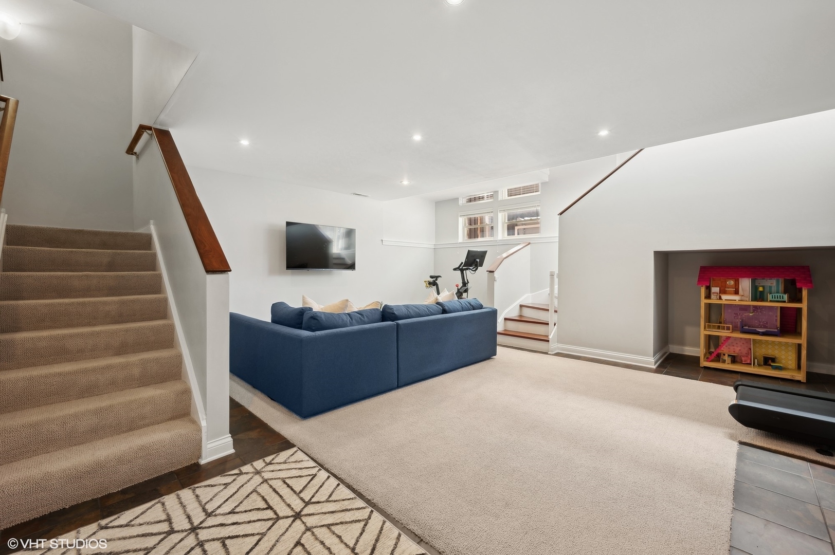 3711 N Milwaukee Avenue Unit: 5