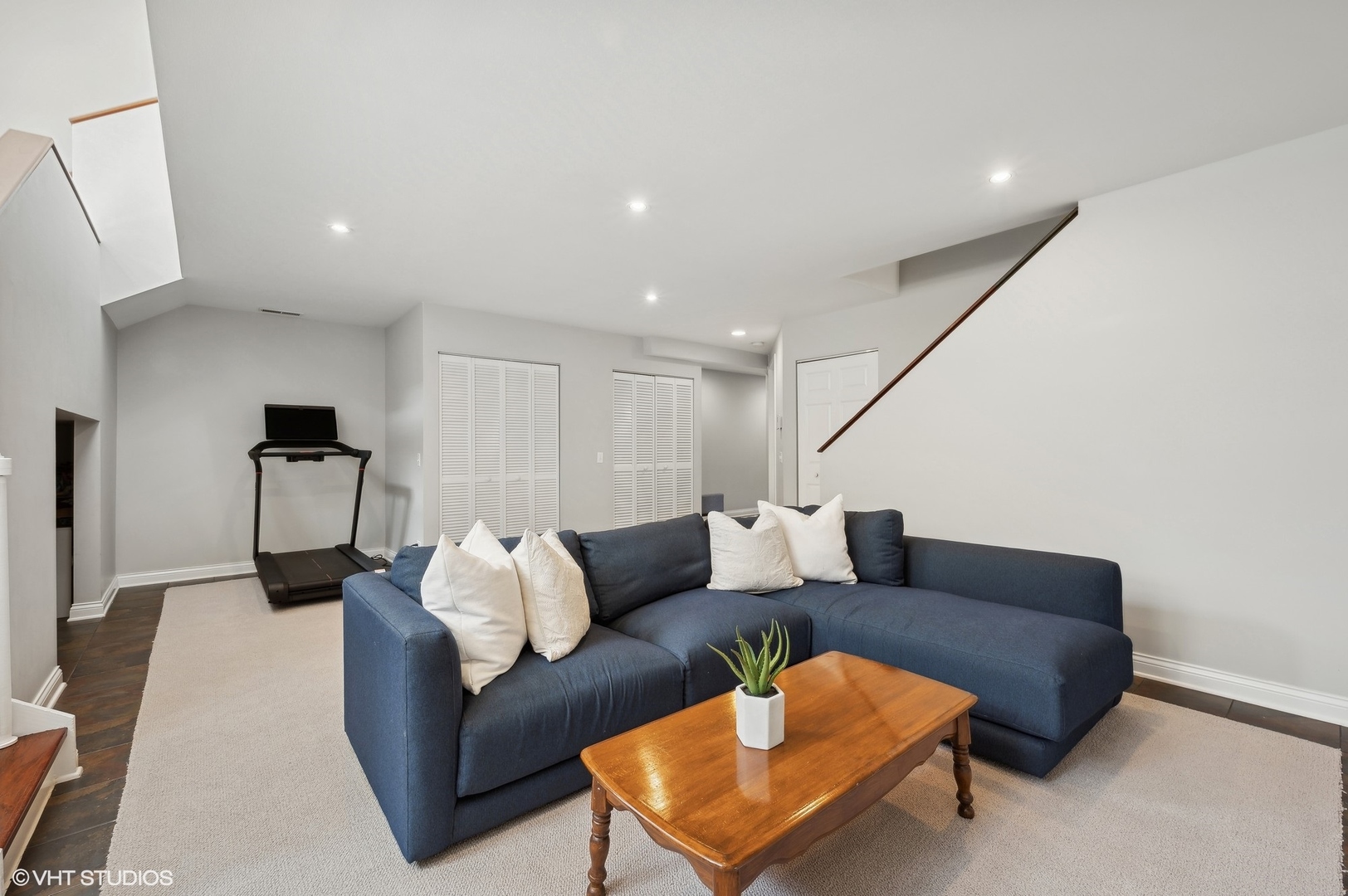 3711 N Milwaukee Avenue Unit: 5