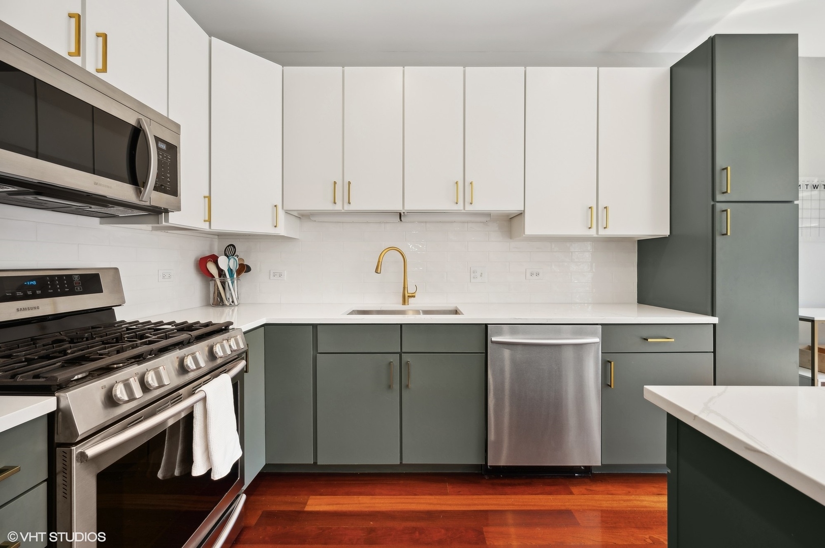 3711 N Milwaukee Avenue Unit: 5