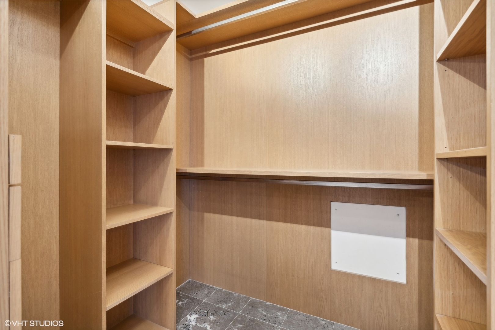 21 E Huron Street Unit: 2101