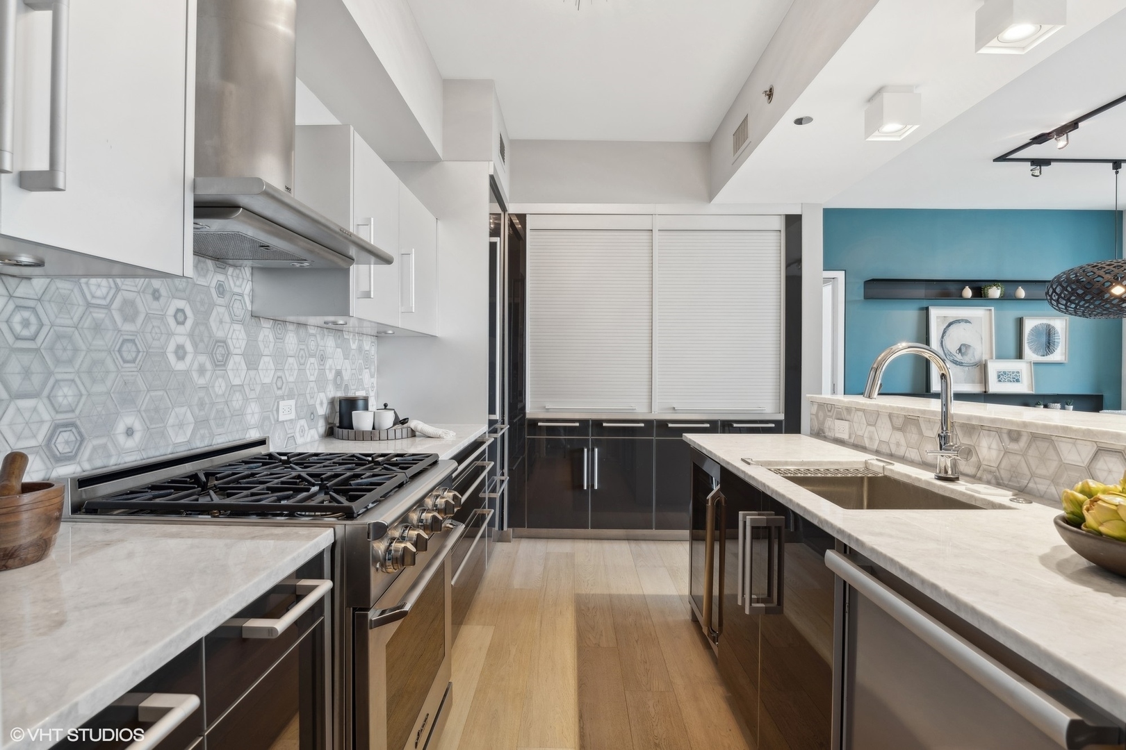 21 E Huron Street Unit: 2101