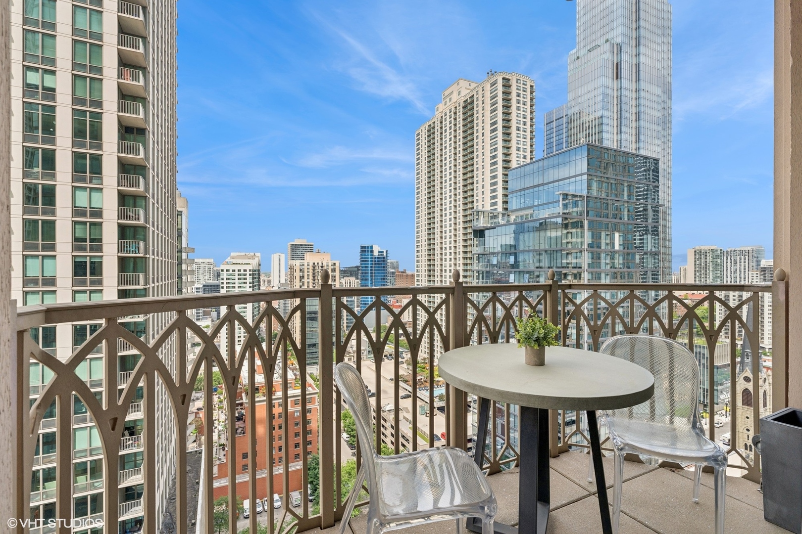 21 E Huron Street Unit: 2101