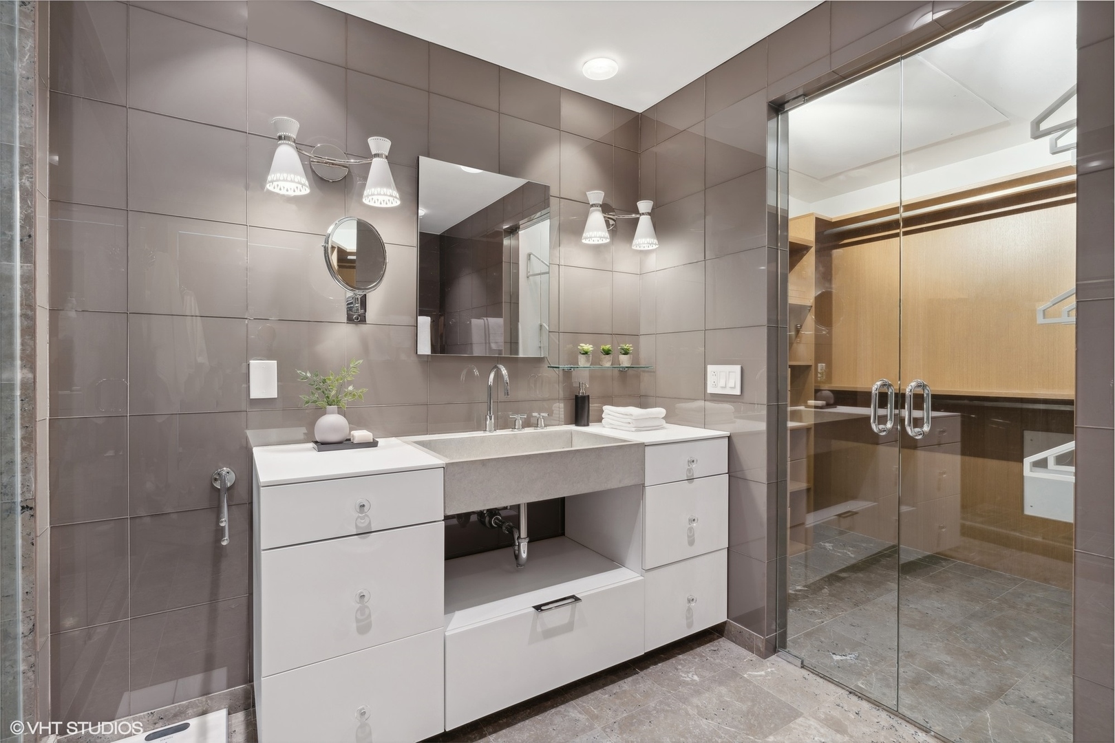 21 E Huron Street Unit: 2101
