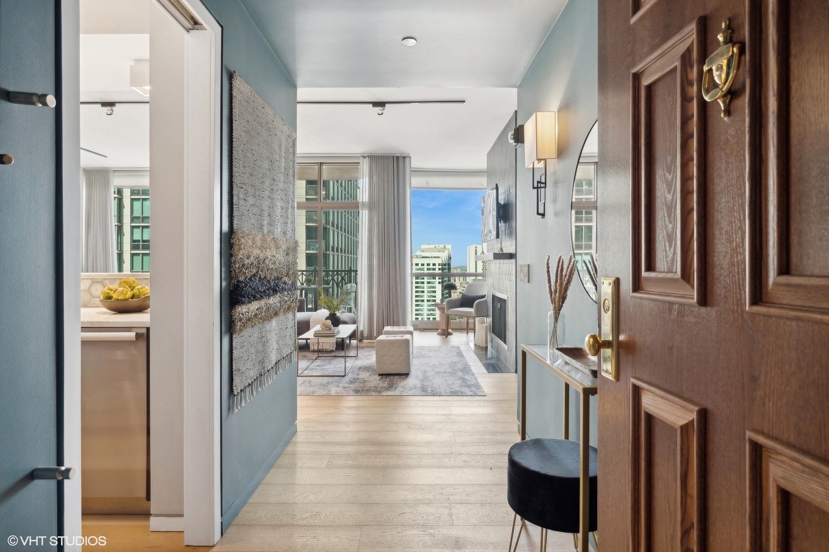 21 E Huron Street Unit: 2101