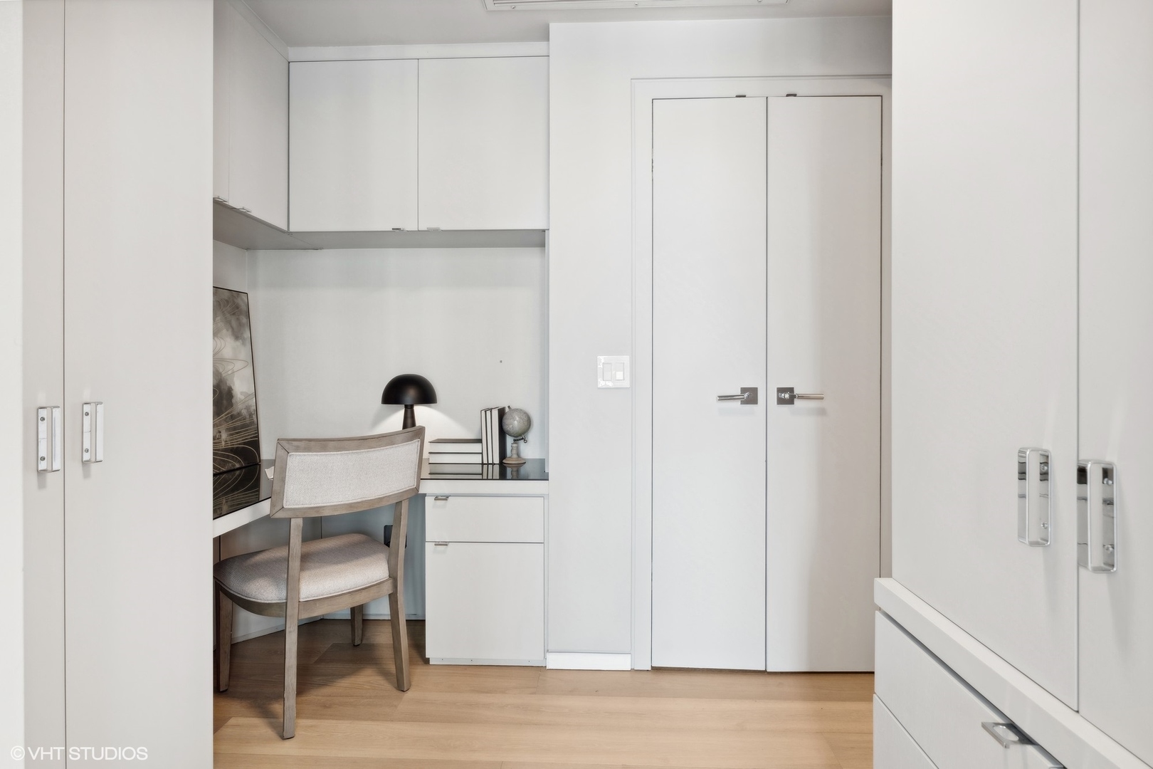 21 E Huron Street Unit: 2101