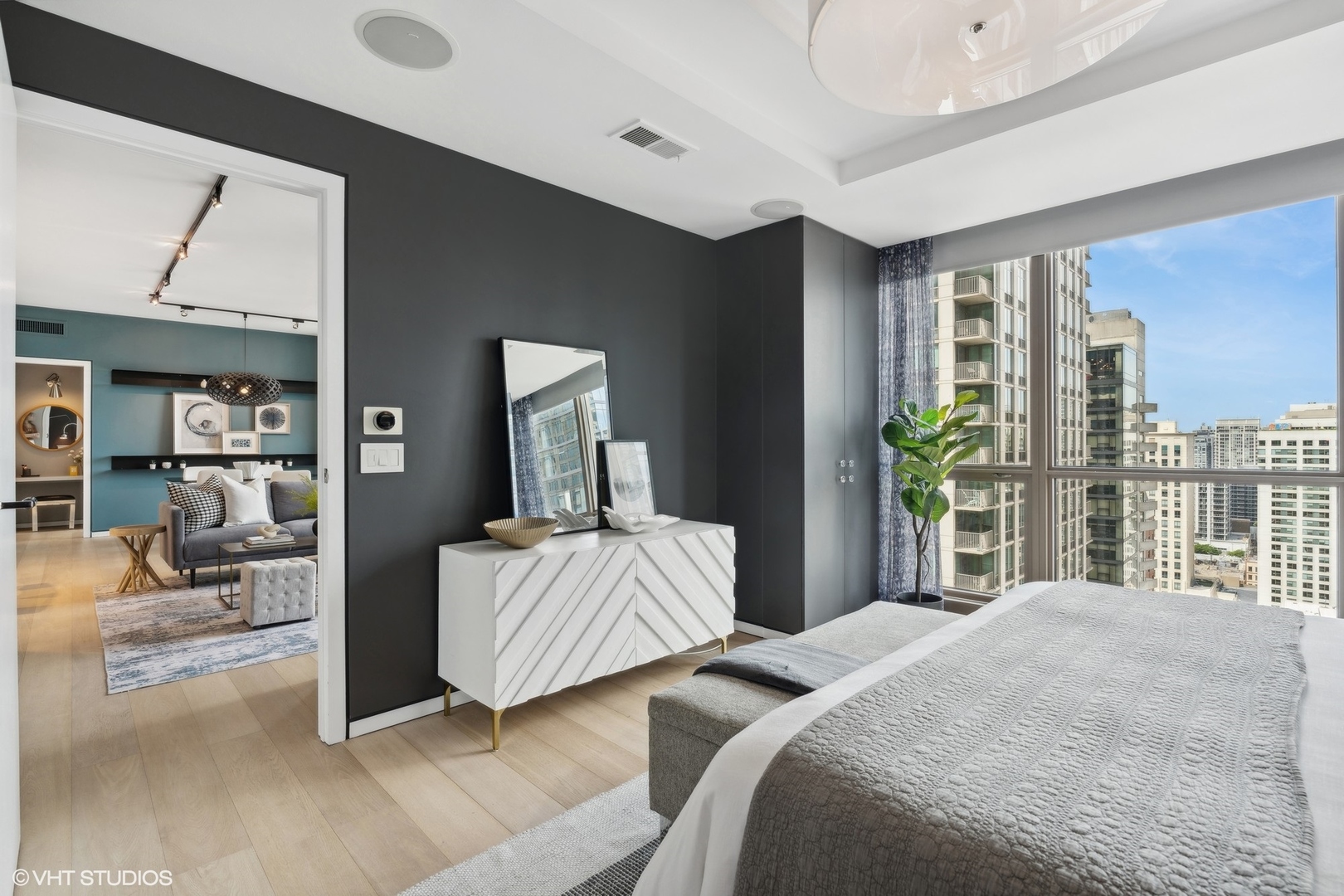 21 E Huron Street Unit: 2101