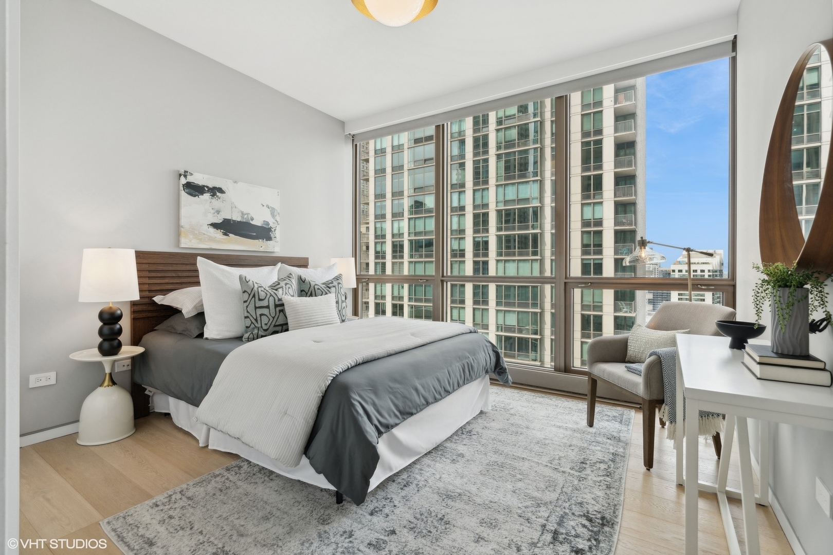 21 E Huron Street Unit: 2101