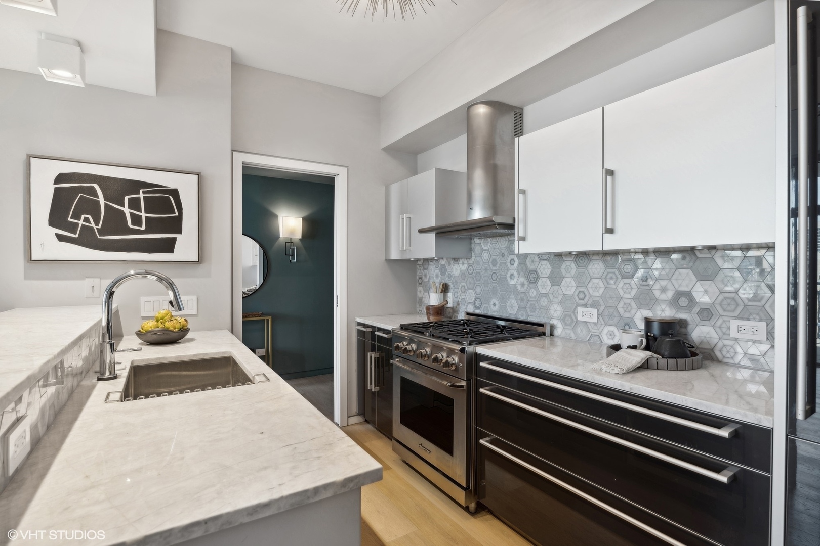 21 E Huron Street Unit: 2101