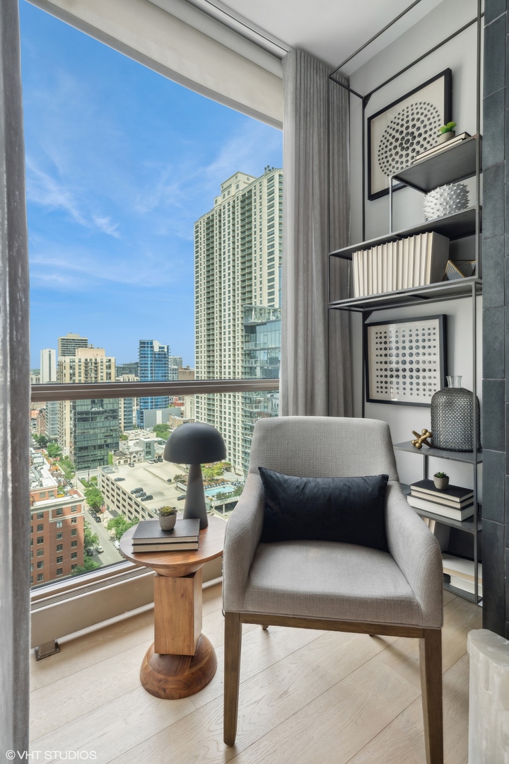 21 E Huron Street Unit: 2101
