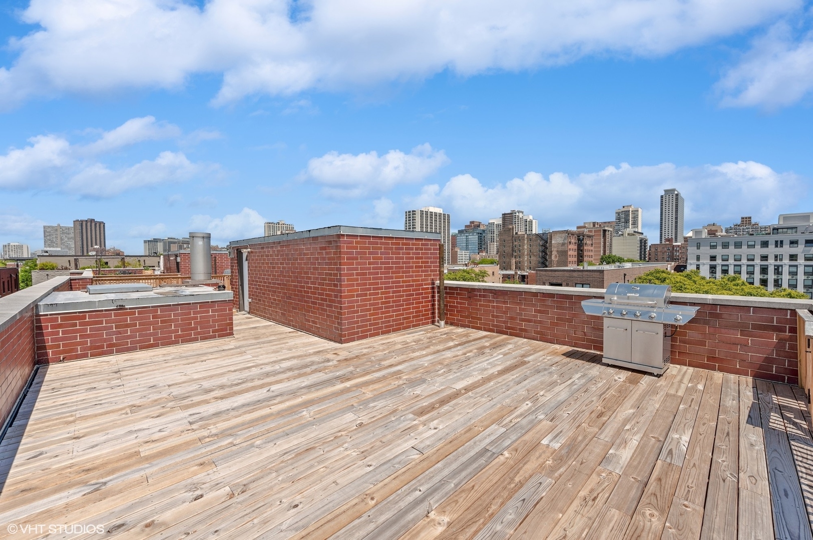 632 W Barry Avenue Unit: 2S