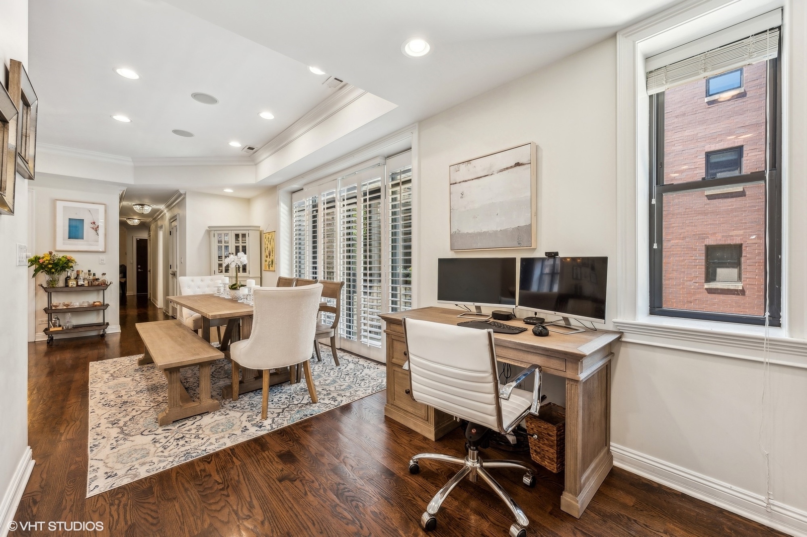 632 W Barry Avenue Unit: 2S