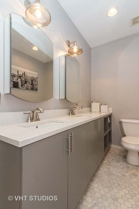 2126 W Crystal Street Unit: 3