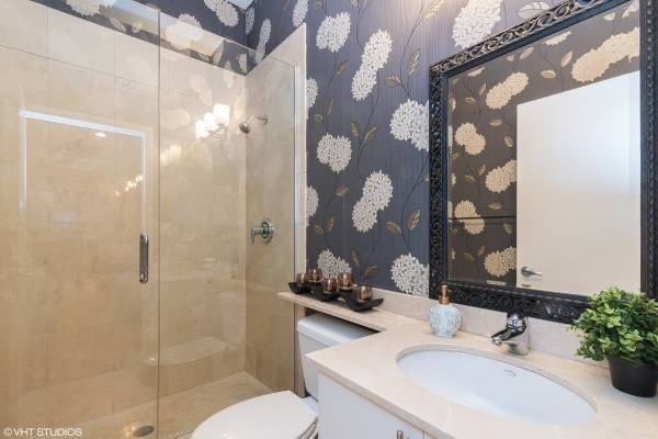 2126 W Crystal Street Unit: 3