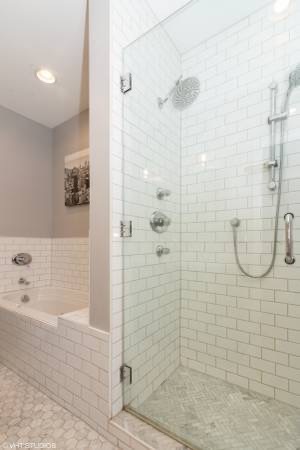 2126 W Crystal Street Unit: 3