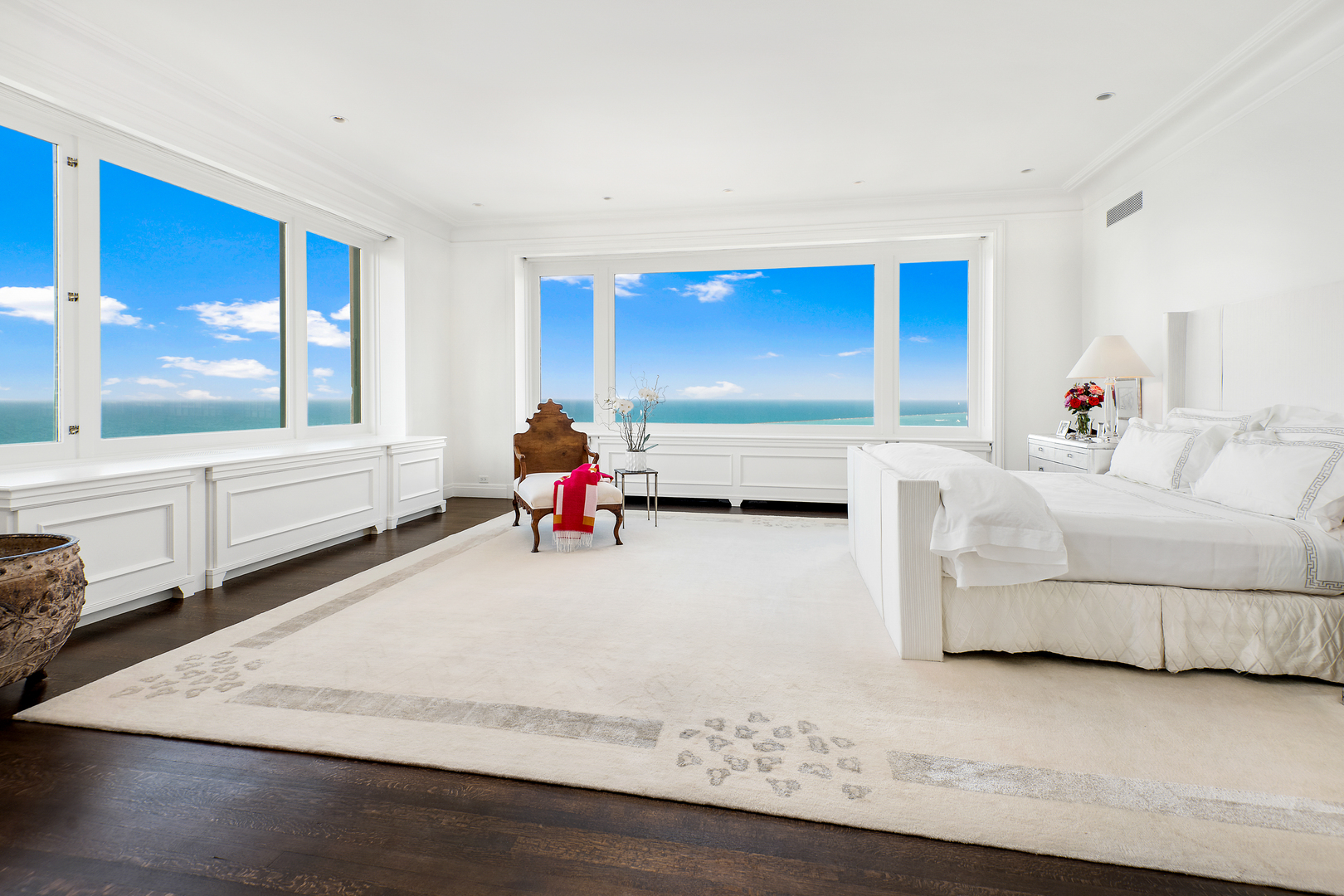 209 E LAKE SHORE Drive Unit: 14