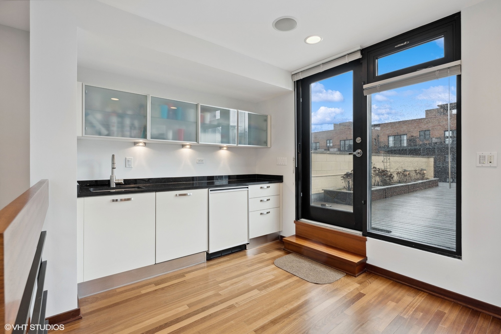 2611 N Magnolia Avenue