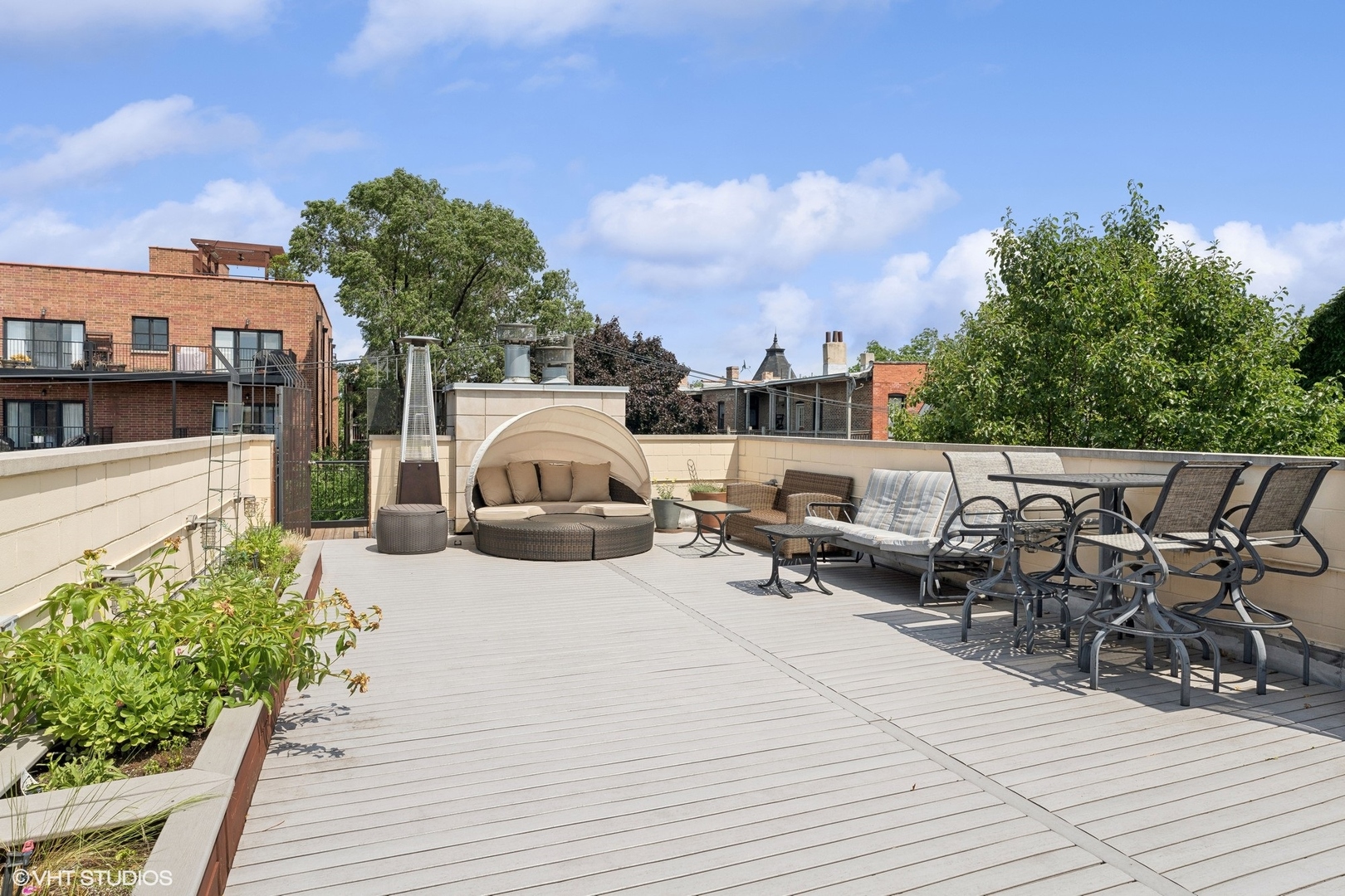 2611 N Magnolia Avenue