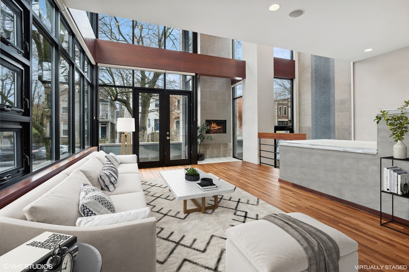 2611 N Magnolia Avenue