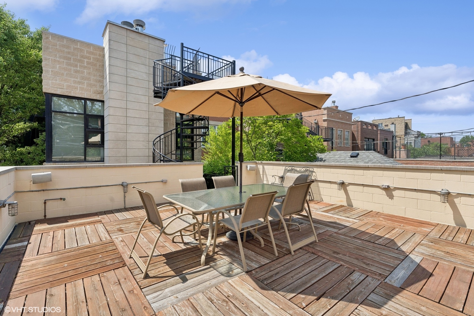 2611 N Magnolia Avenue