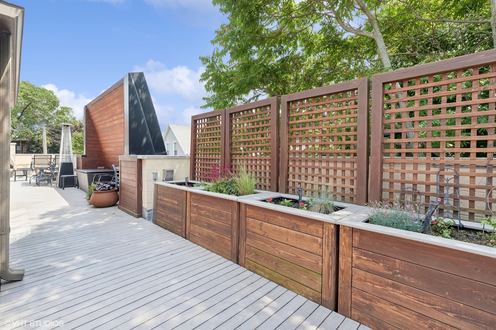 2611 N Magnolia Avenue