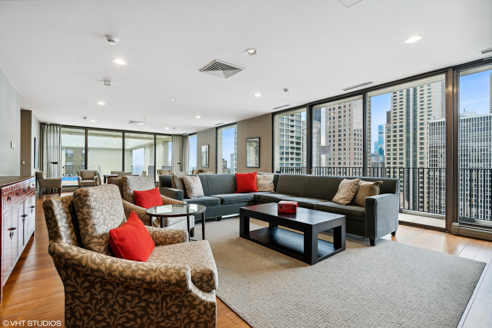 100 E Bellevue Place Unit: 18D