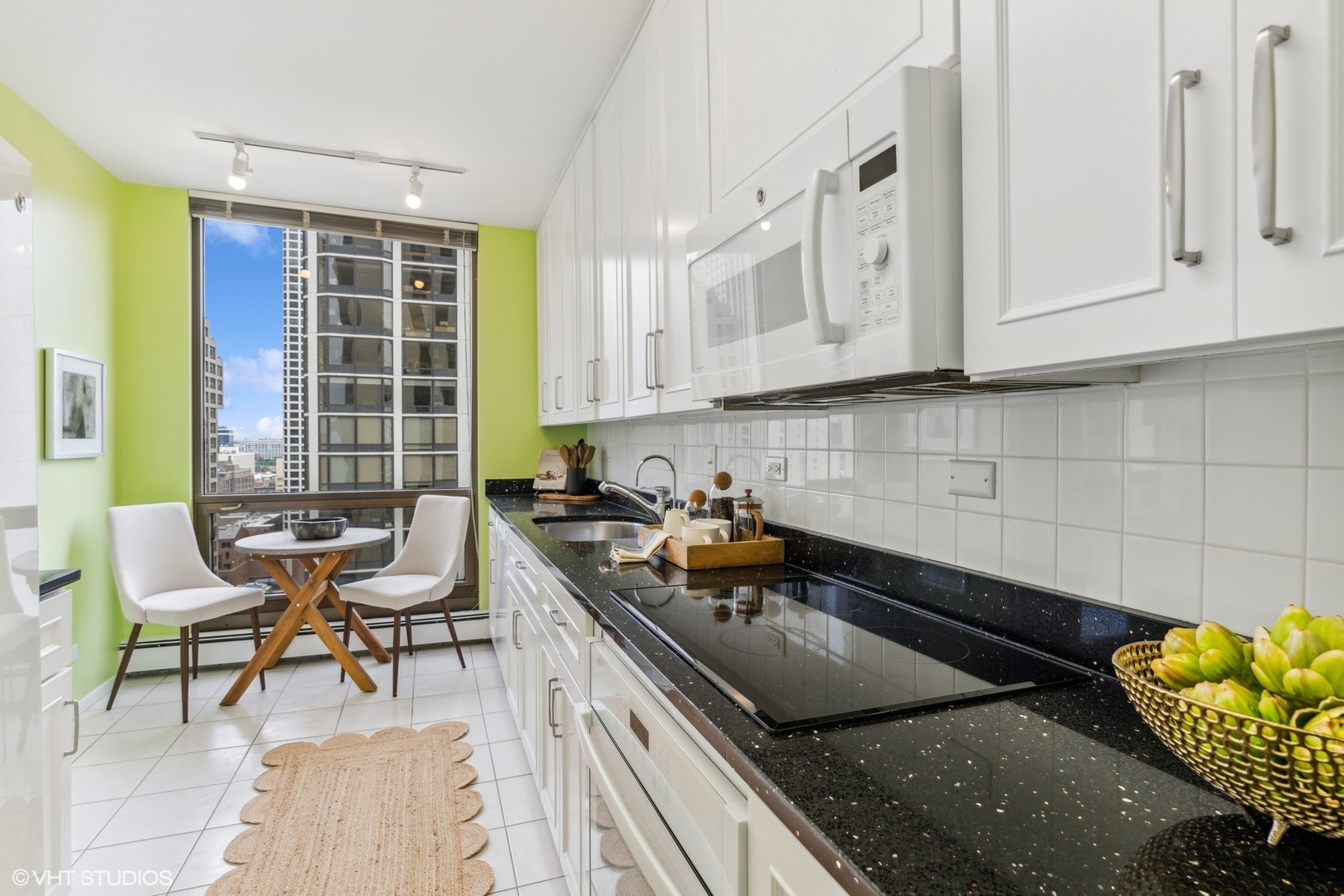 100 E Bellevue Place Unit: 18D