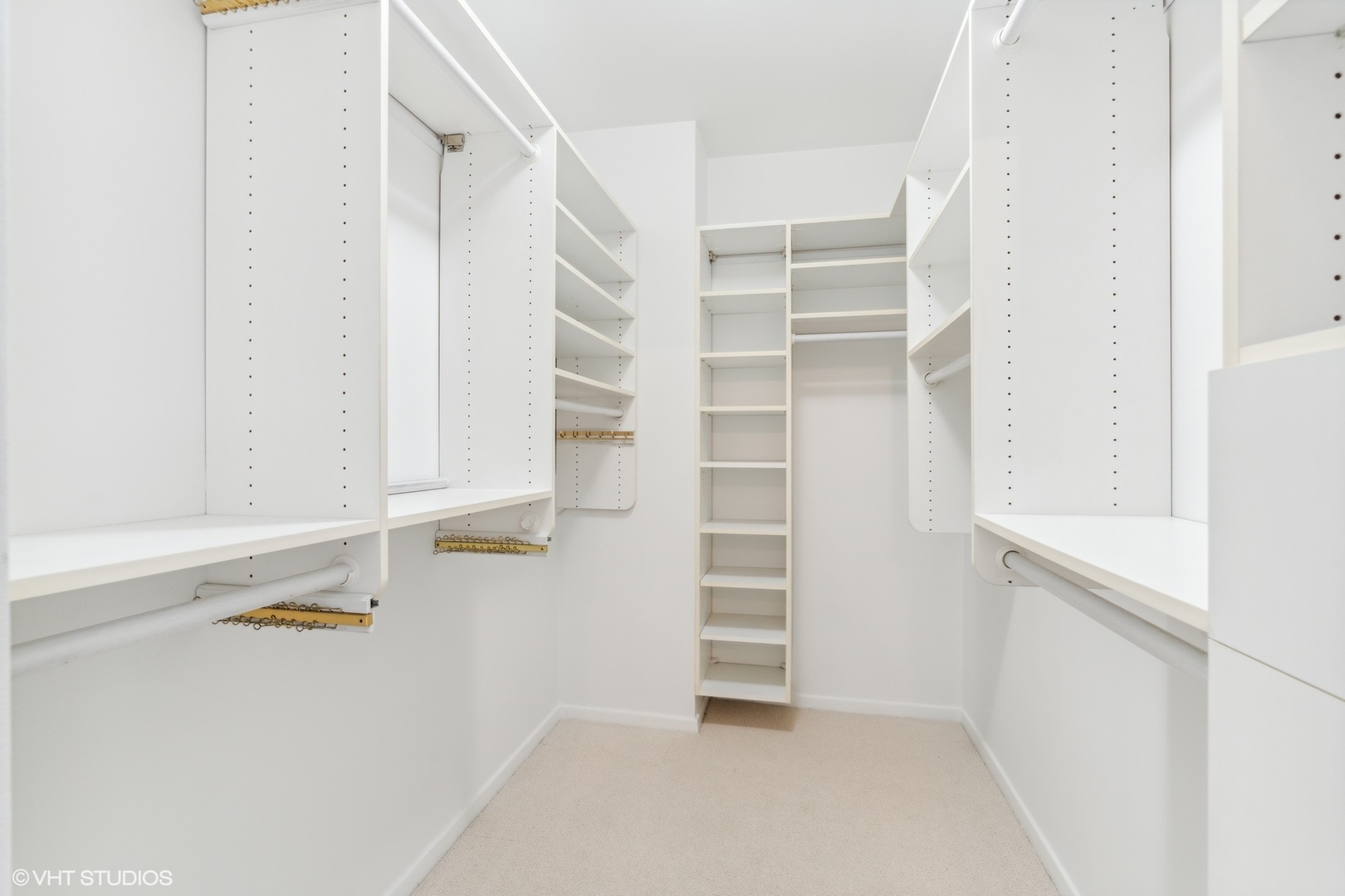 100 E Bellevue Place Unit: 18D